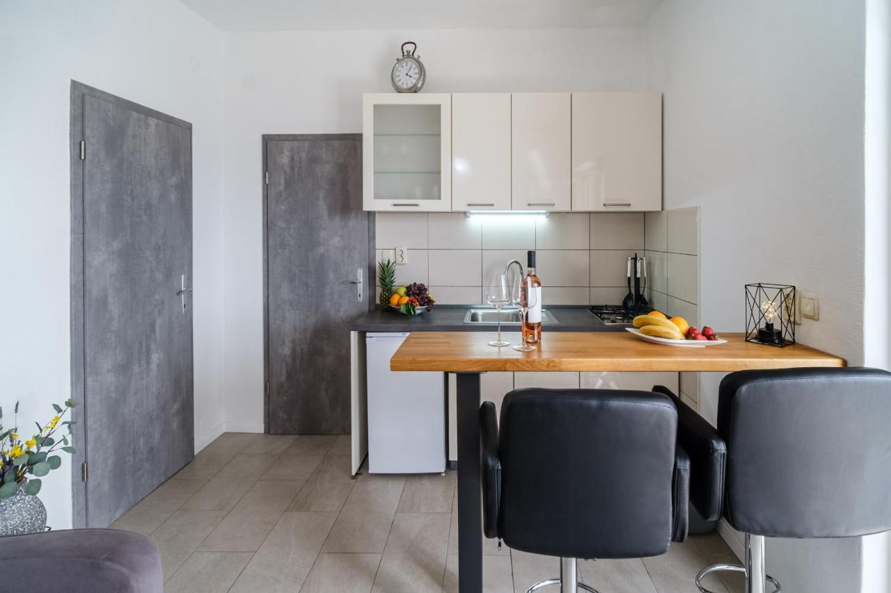 Rooms Plaza Divuje مورفيكا المظهر الخارجي الصورة