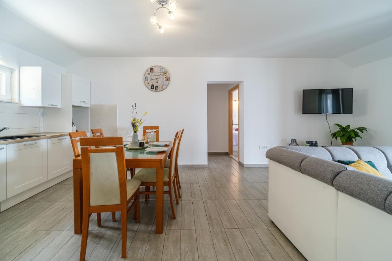 Rooms Plaza Divuje مورفيكا المظهر الخارجي الصورة