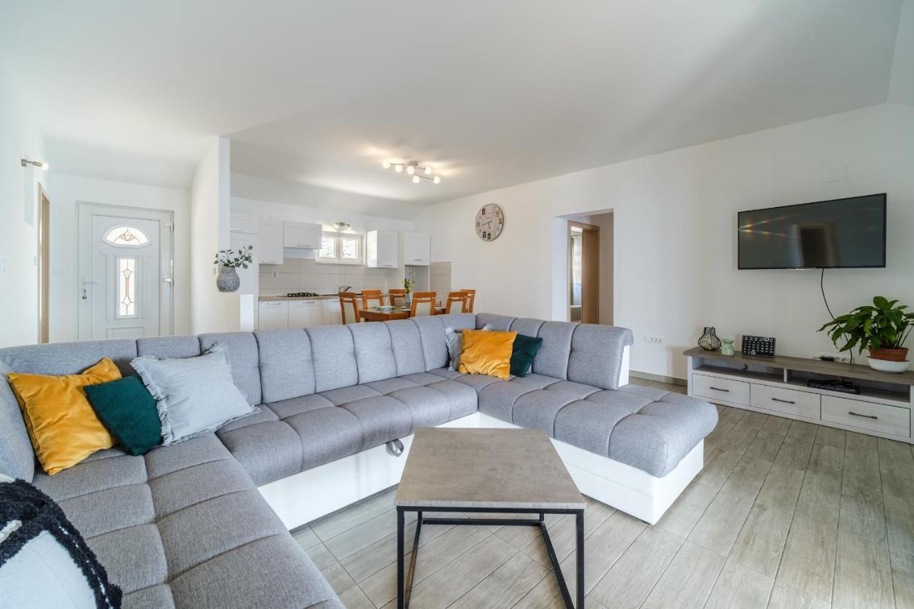 Rooms Plaza Divuje مورفيكا المظهر الخارجي الصورة