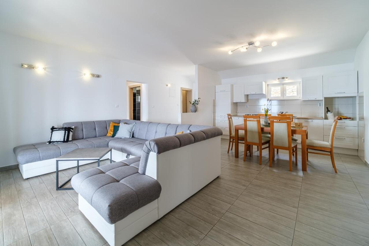 Rooms Plaza Divuje مورفيكا المظهر الخارجي الصورة